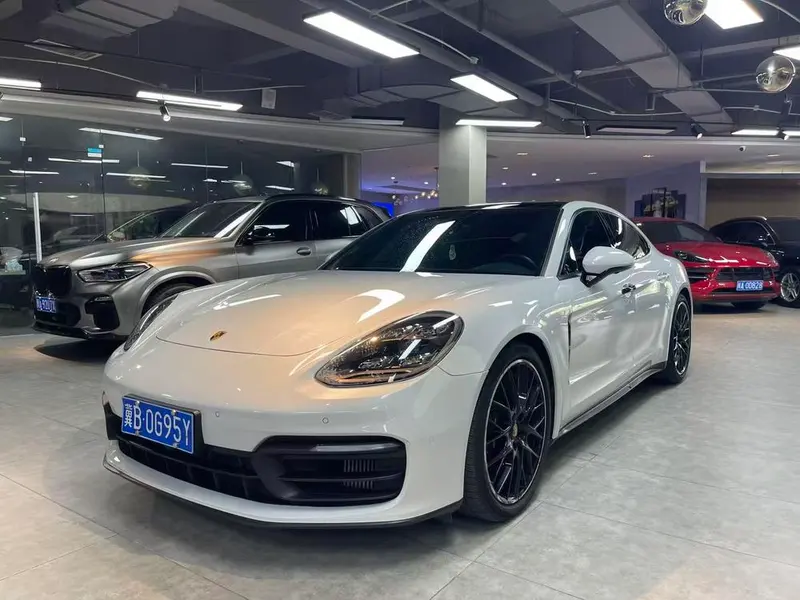 Porsche Panamera, 2022