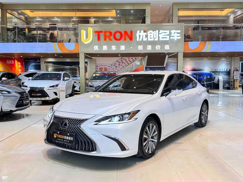 Lexus ES, 2020