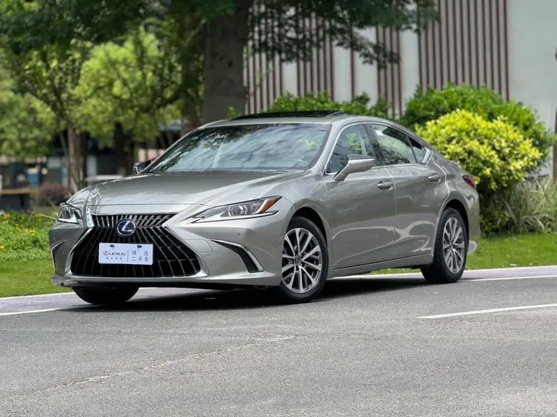 Lexus ES, 2021