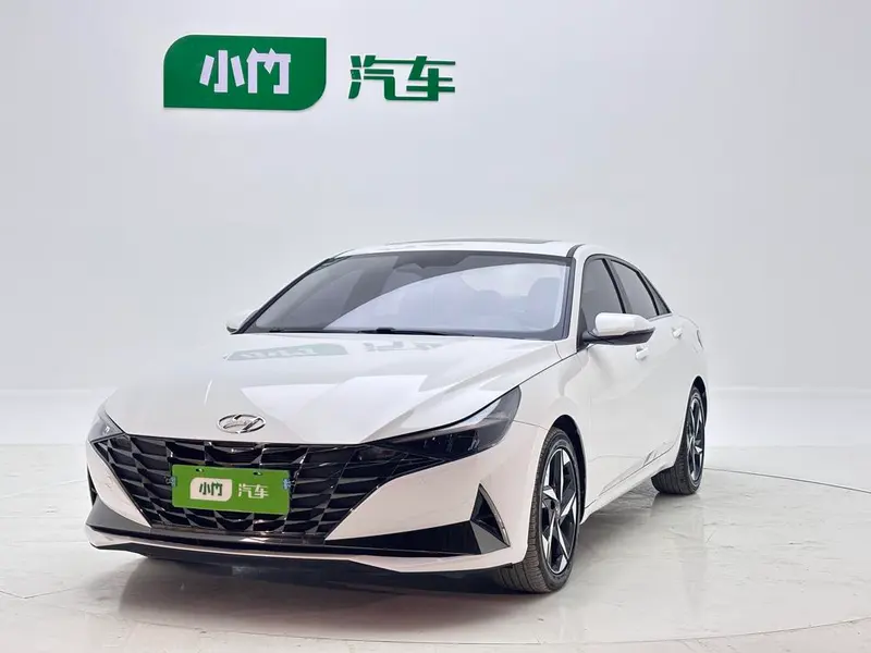 Hyundai Elantra, 2022