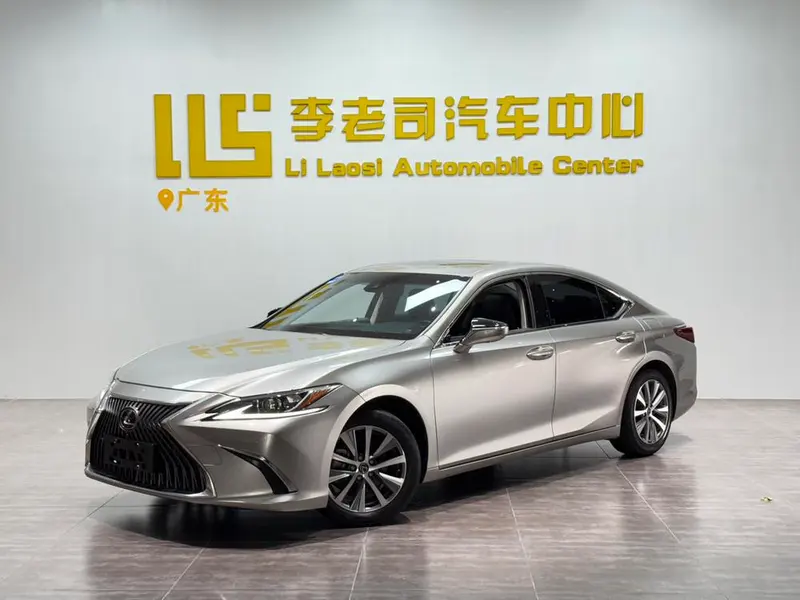 Lexus ES, 2020