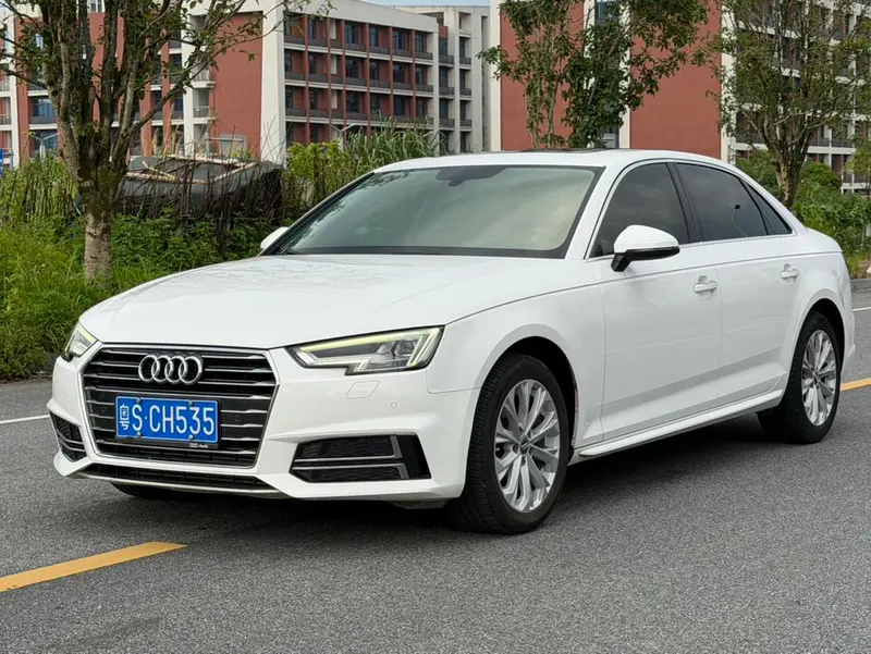 Audi A4L, 2018