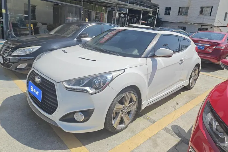 Hyundai Veloster, 2012