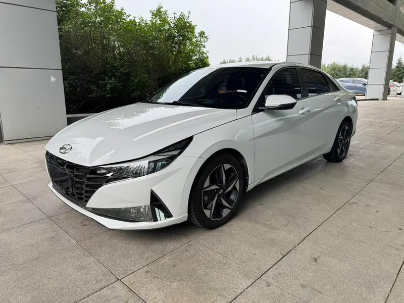 Hyundai Elantra, 2022