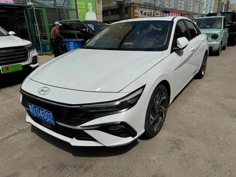 Hyundai Elantra, 2023