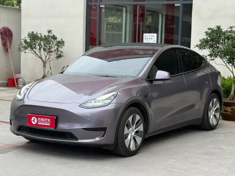 Tesla Model Y, 2022