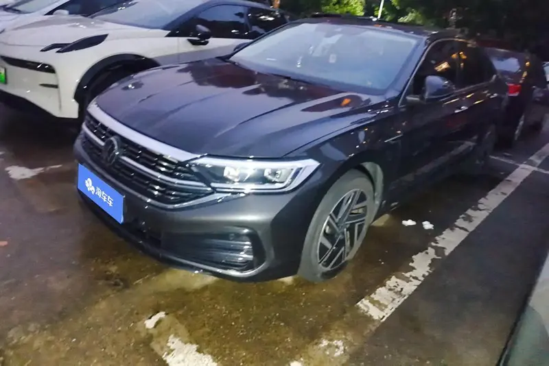 Volkswagen Sagitar, 2023