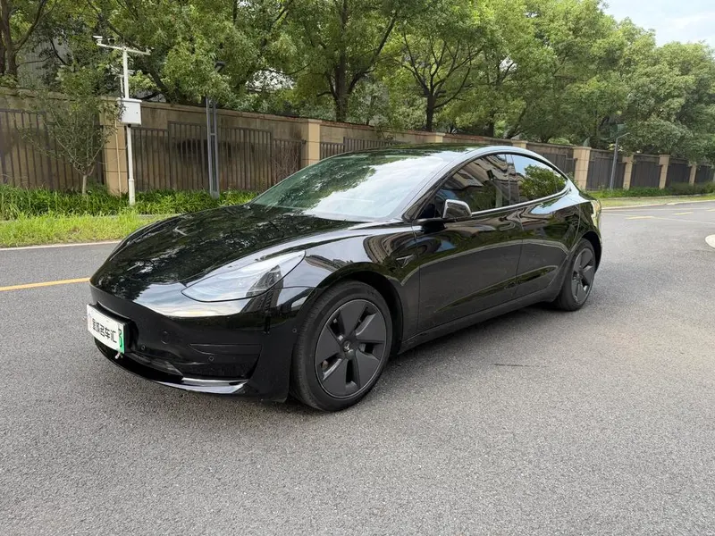 Tesla Model 3, 2022