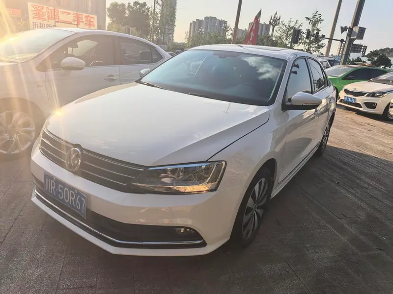 Volkswagen Sagitar, 2015