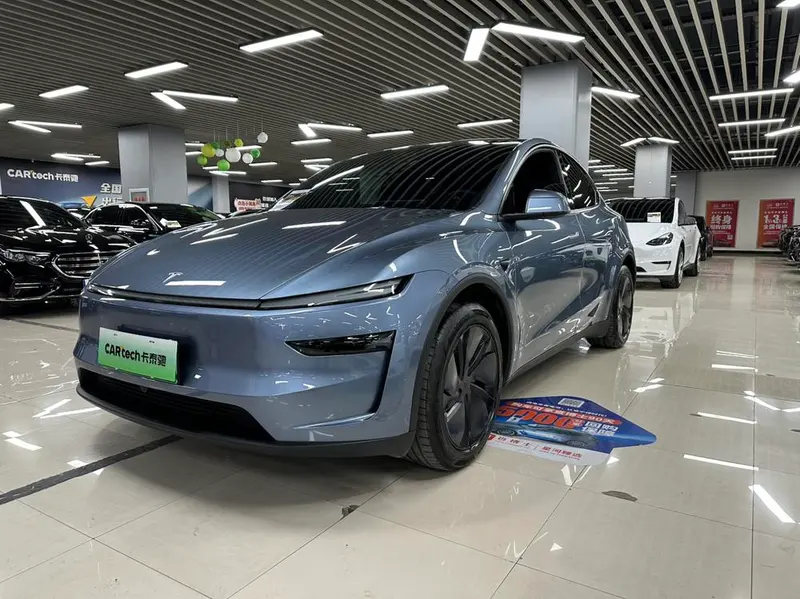 Tesla Model Y, 2026