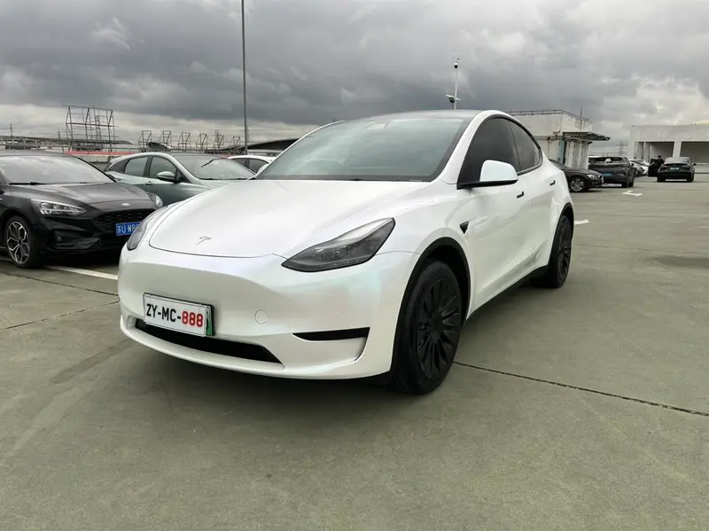 Tesla Model Y, 2022