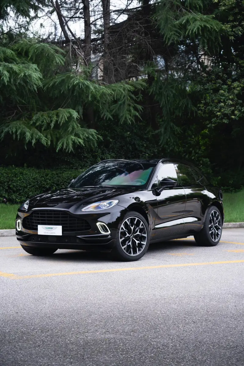 Aston Martin DBX, 2022