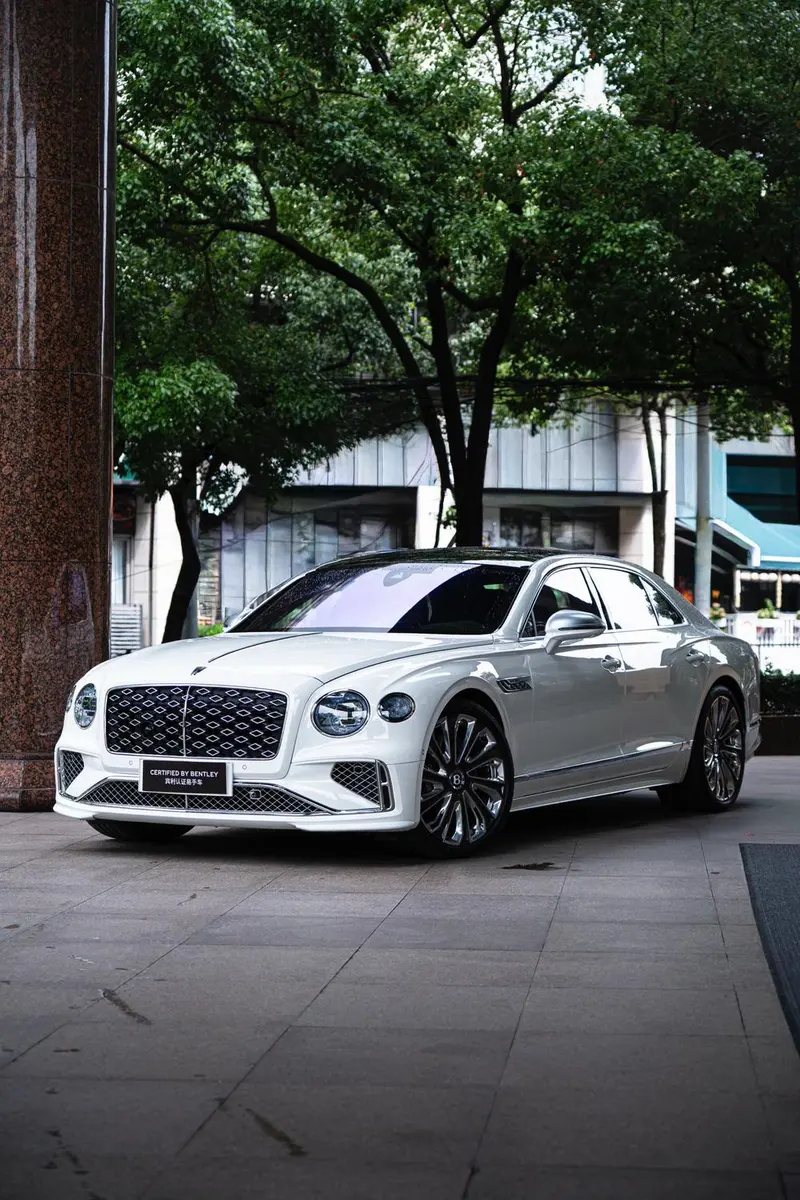 Bentley Flying Spur PHEV, 2025