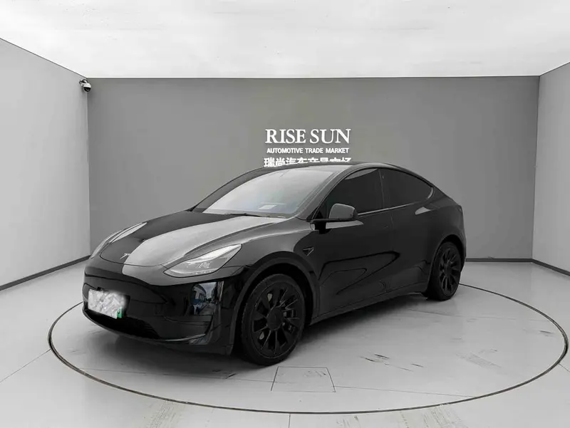 Tesla Model Y, 2022