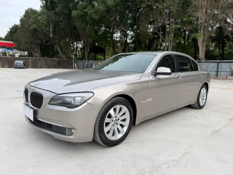 BMW 7-Series, 2011