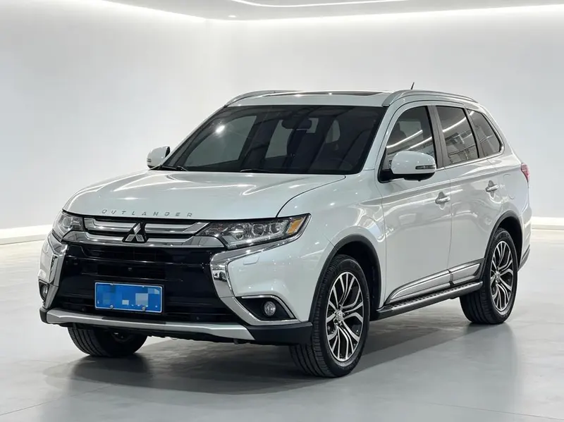 Mitsubishi Outlander (Import), 2016