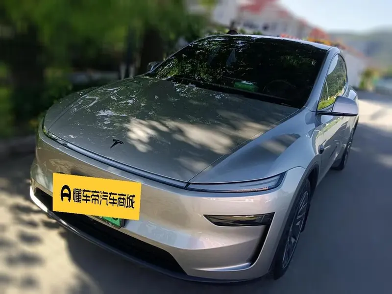 Tesla Model Y L, 2026