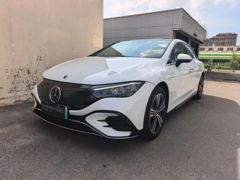 Mercedes-Benz EQE, 2025