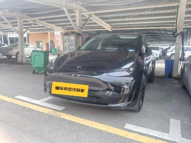 Tesla Model Y, 2022