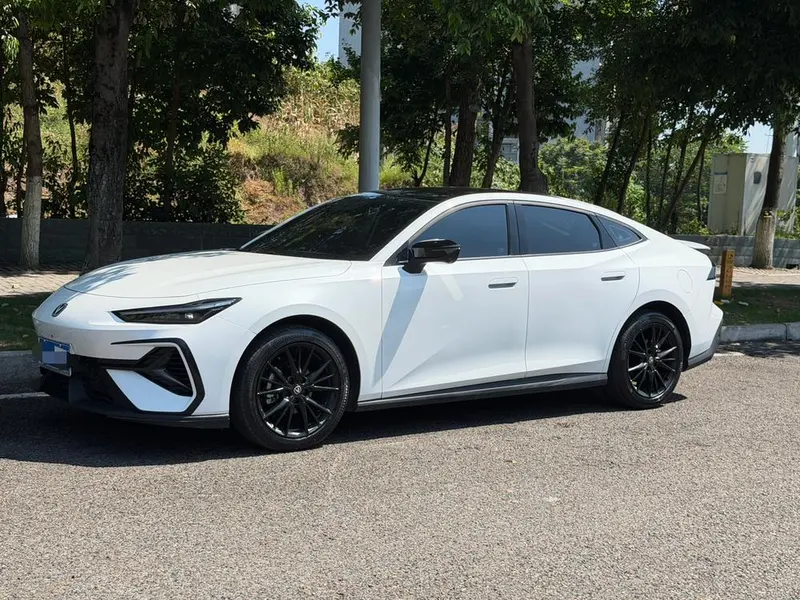Changan UNI-V, 2025