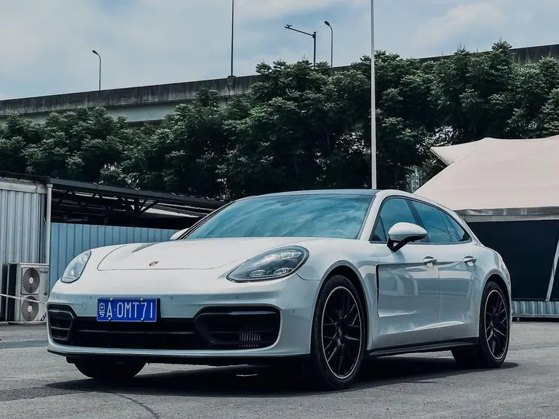 Porsche Panamera, 2022