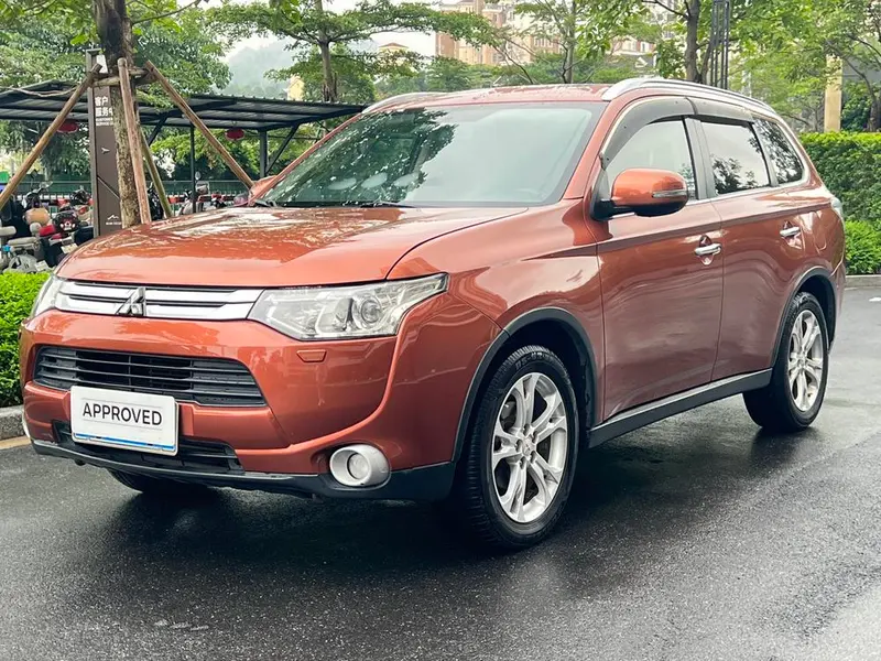 Mitsubishi Outlander (Import), 2014