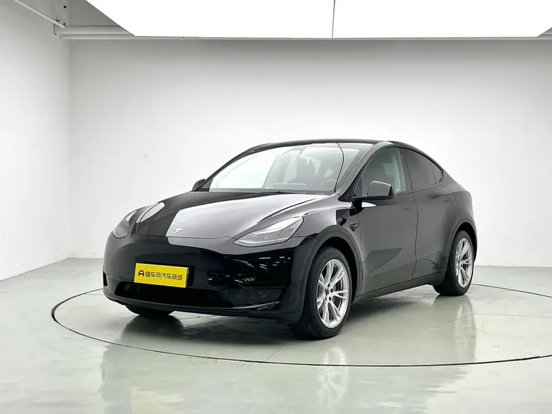 Tesla Model Y, 2022