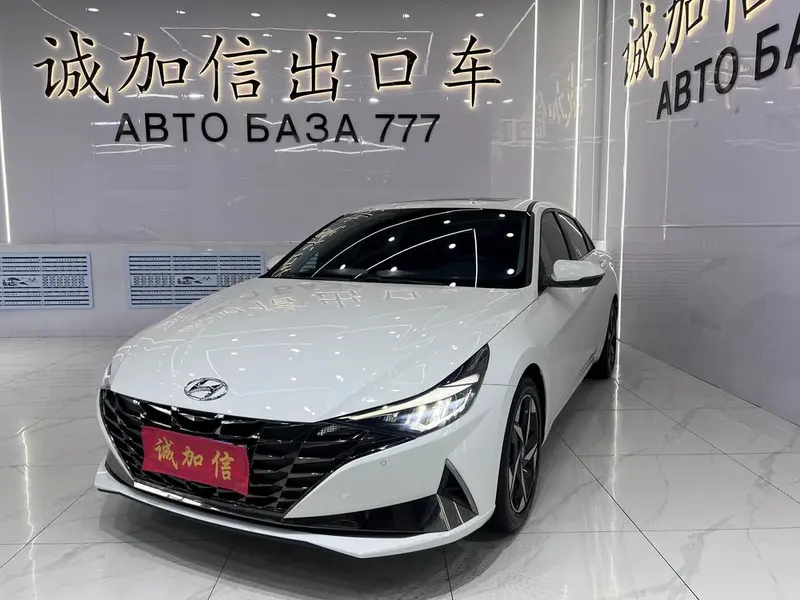Hyundai Elantra, 2022