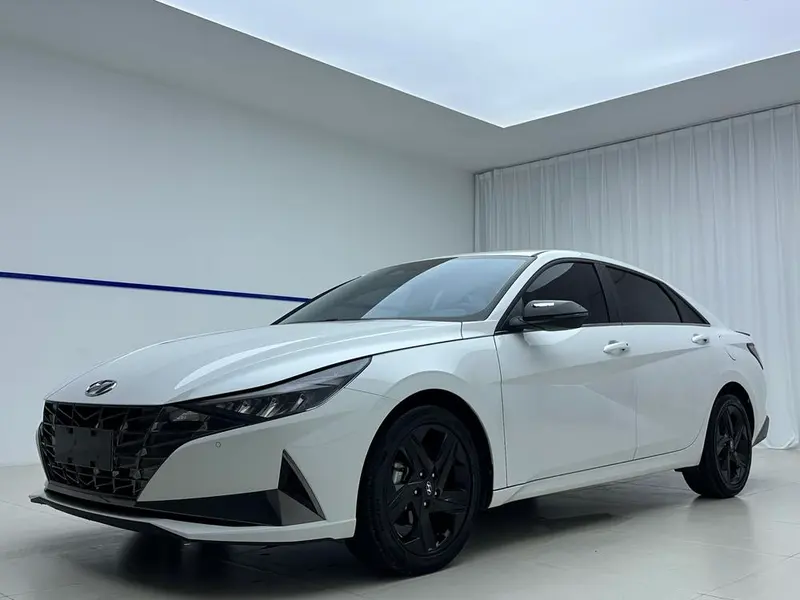 Hyundai Elantra, 2022