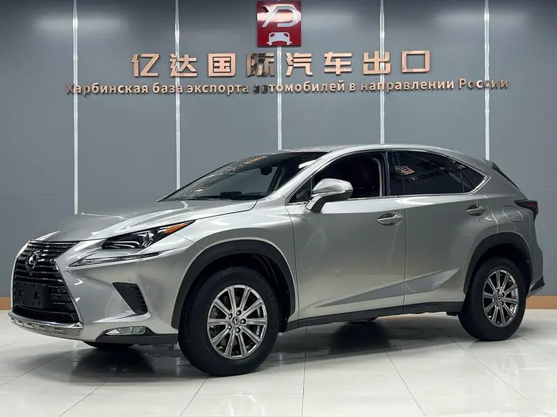 Lexus NX, 2020