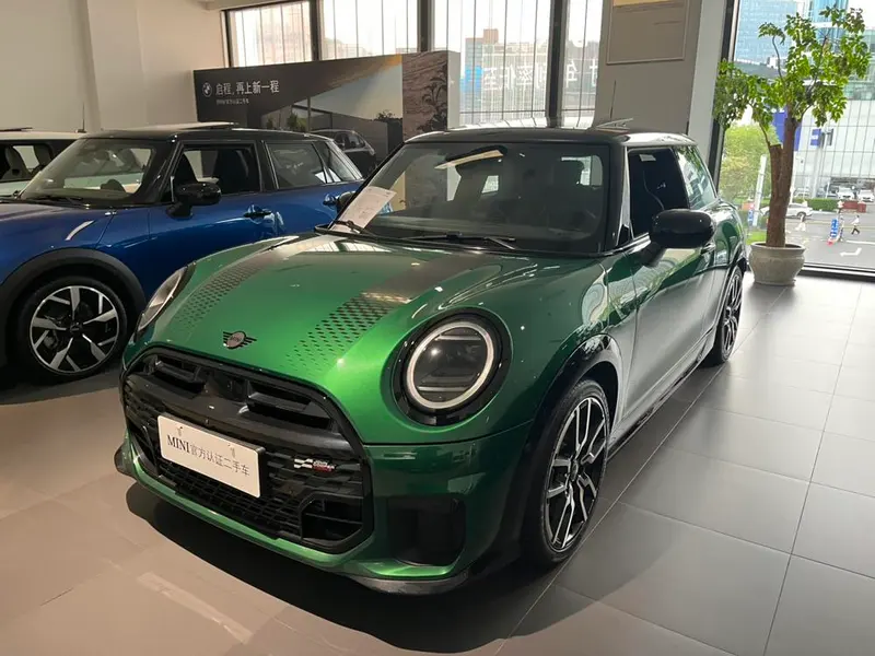 MINI MINI, 2025