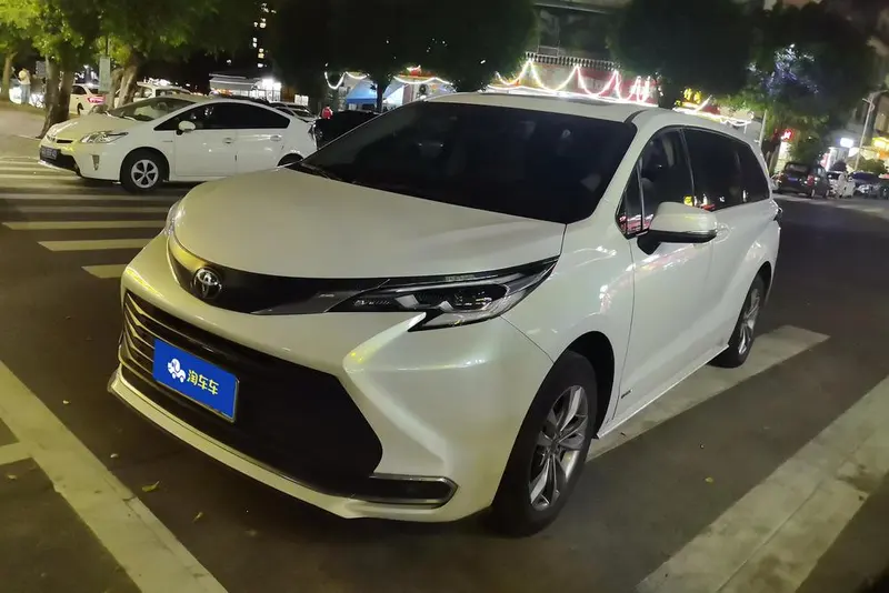 Toyota Sienna, 2024