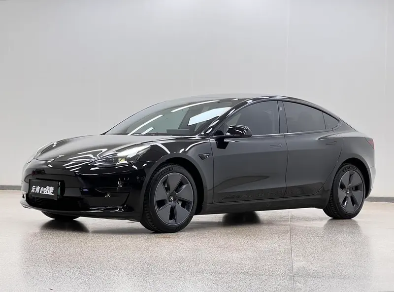 Tesla Model 3, 2022
