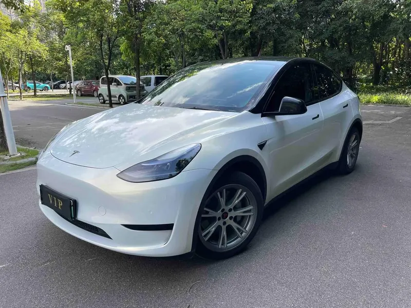 Tesla Model Y, 2022