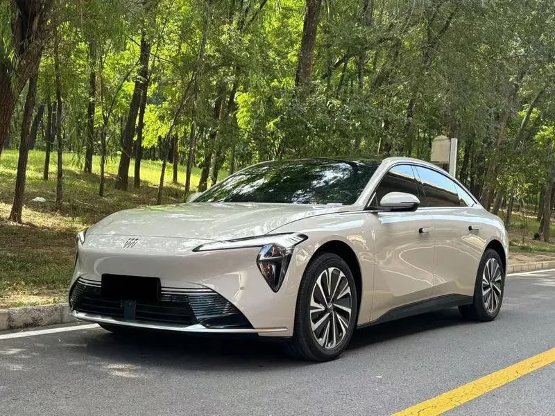 Buick Zhijing L7, 2025