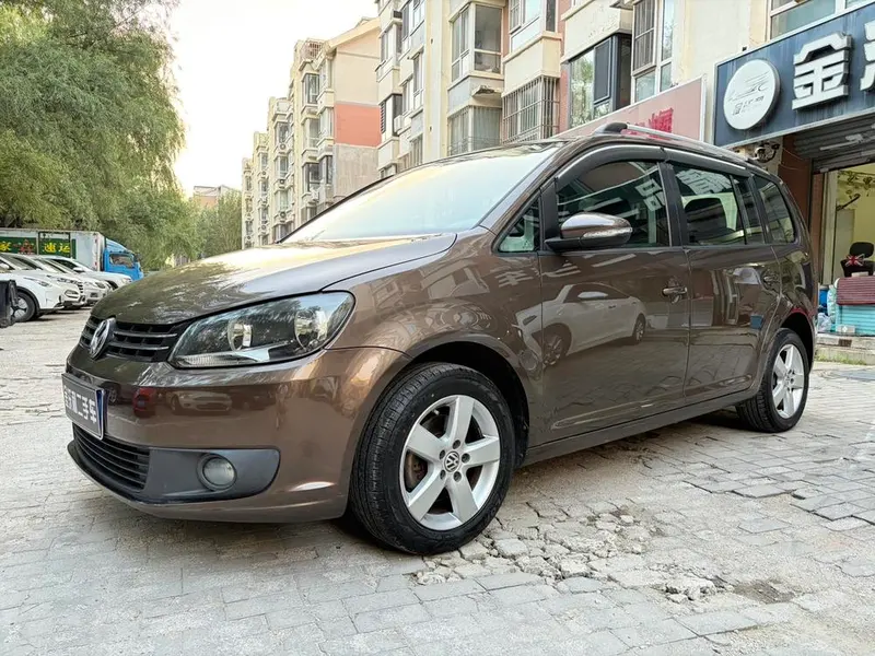 Volkswagen Touran, 2013