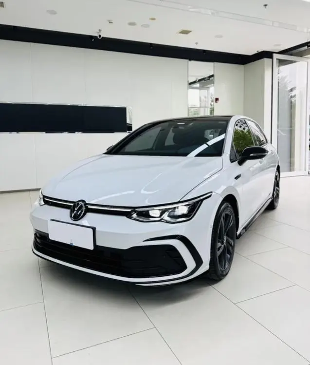 Volkswagen Golf, 2023