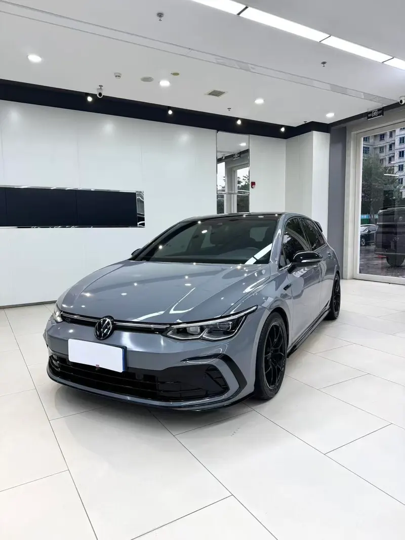 Volkswagen Golf, 2022