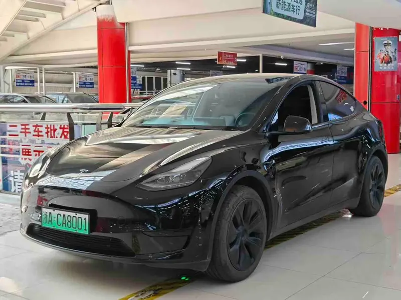 Tesla Model Y, 2023