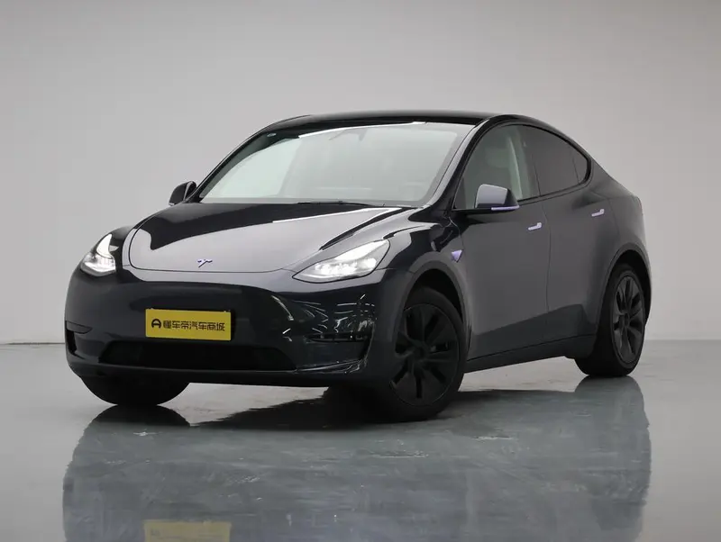 Tesla Model Y, 2024