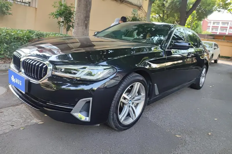 BMW 5-Series, 2022