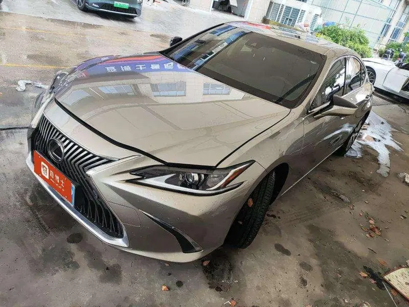 Lexus ES, 2020