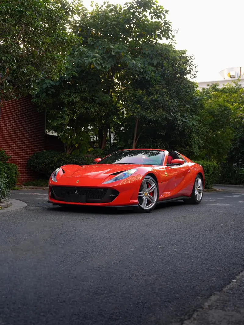 Ferrari 812, 2020