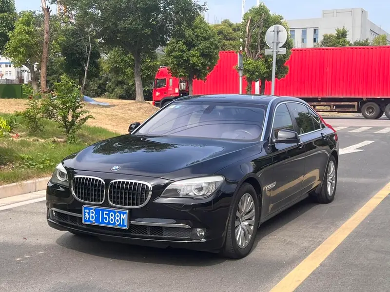 BMW 7-Series, 2011