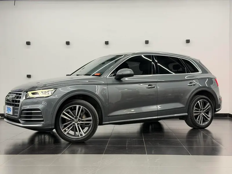 Audi Q5L, 2020