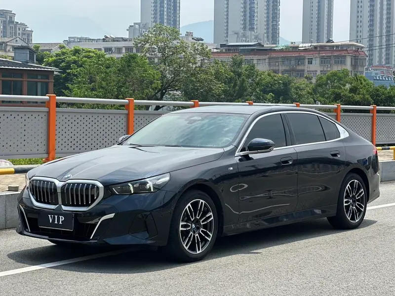 BMW 5-Series, 2024