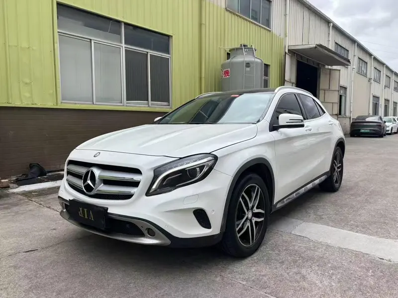Mercedes-Benz GLA, 2015