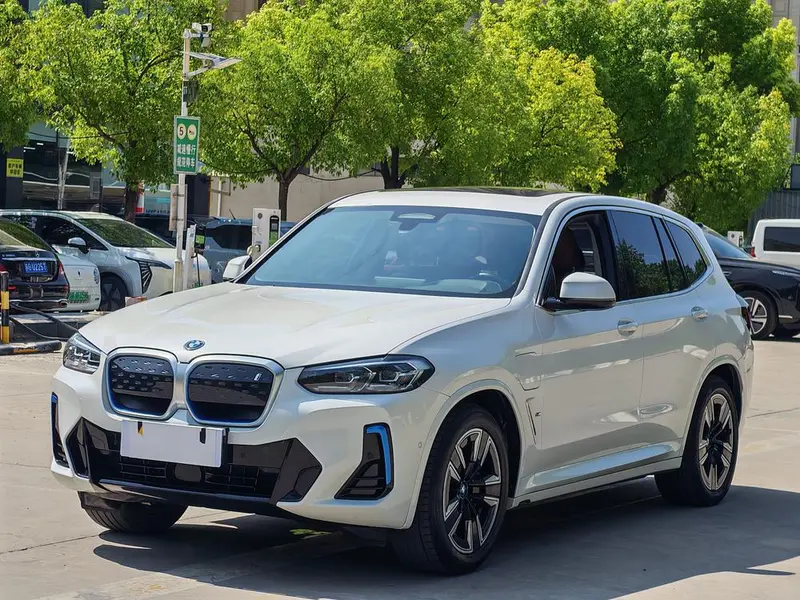BMW iX3, 2022