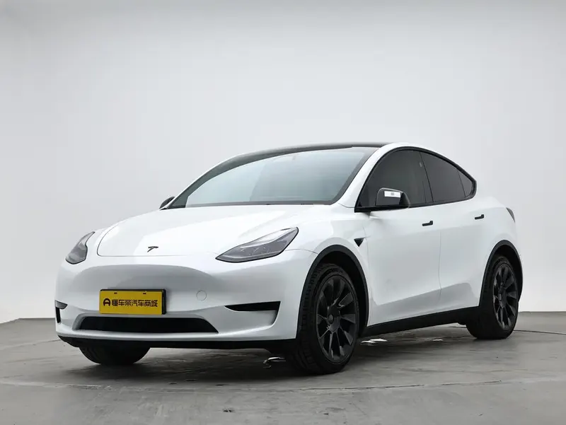 Tesla Model Y, 2024