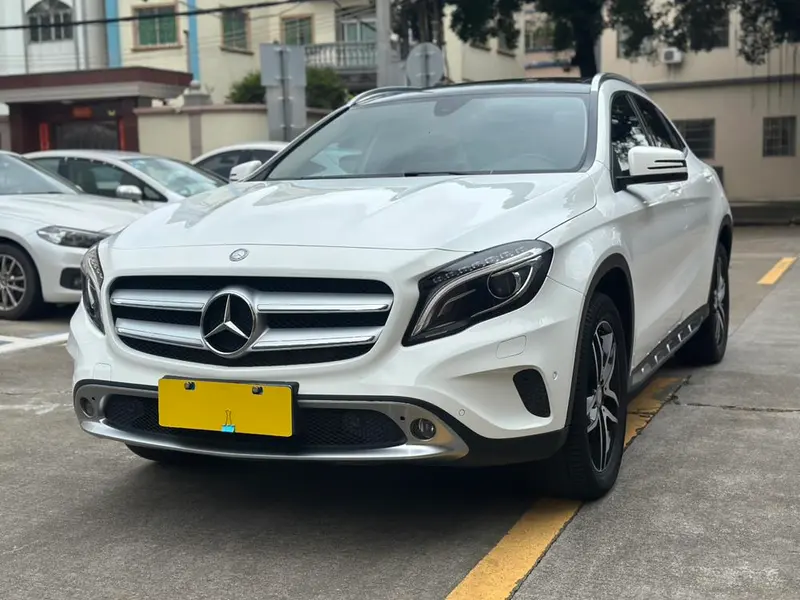 Mercedes-Benz GLA, 2015